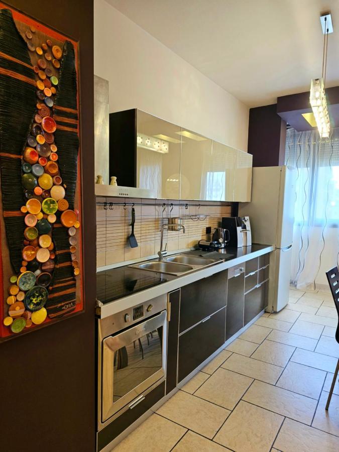 Center Apartment Easy_Luxury Tirana Kültér fotó