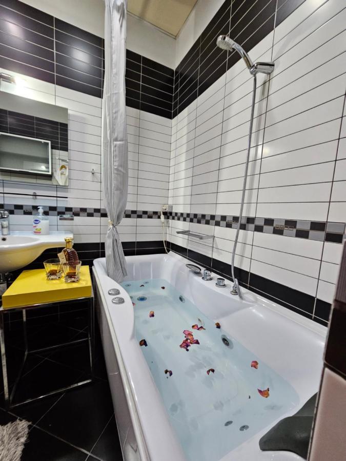 Center Apartment Easy_Luxury Tirana Kültér fotó